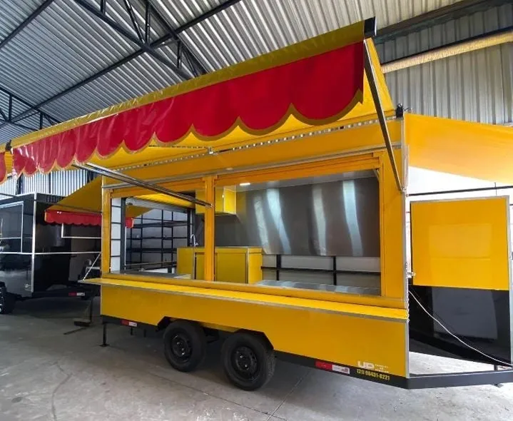 Trailer rodoviário 4m X 2m modelo padrão 2 eixos* *Itens inclusos* - Teto interno forrado em ACM branco com 04 quatro luminárias led (18w) de embutir - Tomada steck 32A, disjuntor geral, 05 tomadas de 20A - 02 Bancadas - Sistema hidráulico com um reservatório de 50L de água limpa e um reservatório de 50L de água usada. Cuba em inox, torneira de metal - Parede de trabalho forrada em inox ou ACM